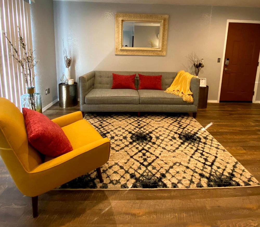 Evie's Campus-close 2 bedroom luxury